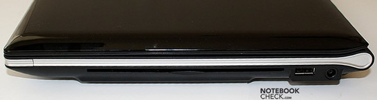Rechte Seite: Slot-Loading opt. LW, USB, Stromanschluss