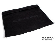 In der schwarzen Samtschutzhülle ist das Alienware M11x gut verstaut. In der schwarzen Samtschutzhülle ist das Alienware M11x gut verstaut.