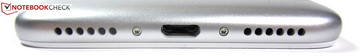 Fußseite: Lautsprecher, Micro-USB-2.0-Anschluss, Mikrofon