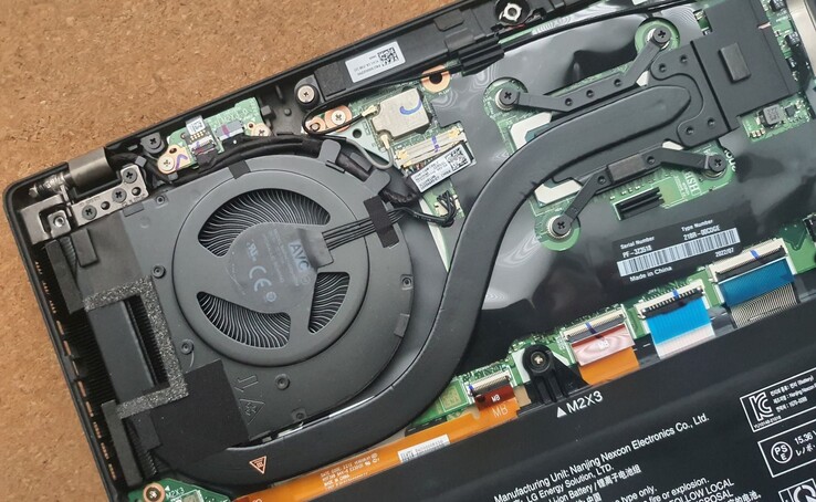 Single-Heat-Pipe samt recht großen Lüfter kühlt ~33 W im ThinkPad T14s.