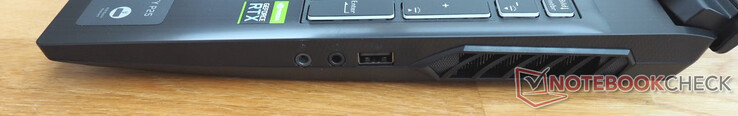 rechte Seite: Mikrofon, Headset, USB-A 2.0