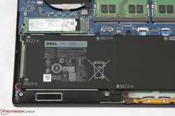 NVMe-M.2-Steckplatz neben dem 97-Wh-Akku