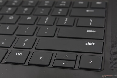 Die schwarzen Tasten der Tastatur und des Clickpads ziehen Fingerabdrücke stärker an als die meisten anderen Laptops