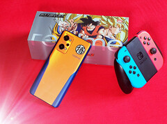 Das realme GT Neo 3T gibt es in auffälligen Farbvarianten und sogar in einer Sonderedition zur Anime-Serie Dragon Ball Z.