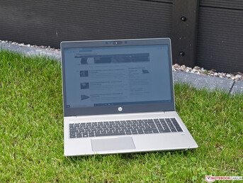 Das HP ProBook 455 G7 im Schatten