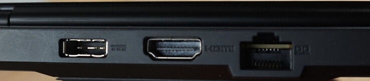 Anschlüsse hinten: Netzteil, HDMI 2.1 (8K/60 Hz), LAN-Port (2,5 Gbit/s)