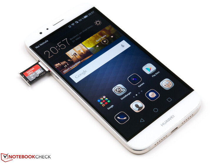 Huawei G8: Front mit microSD-/SIM-Slot
