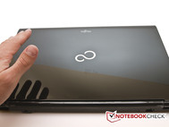 Fujitsu LIFEBOOK AH532