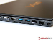 An den Seiten finden sich unter anderem zwei USB-3.0-Ports...