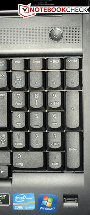 Das Samsung 600B5B hat ein komplettes Ziffernfeld.