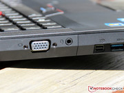 Statt HDMI gibt es VGA und Mini-DisplayPort.