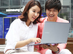 Samsung: Ivy-Bridge-Refresh der Serie 9 Notebooks auch in Silber Samsung: Ivy-Bridge-Refresh der Serie 9 Notebooks auch in Silber
