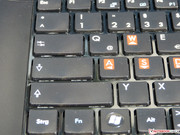 Obwohl die Tastatur über einen harten Anschlag verfügt...