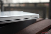 Allerdings ist das Convertible auch mit Dock angenehm leicht und schmal.