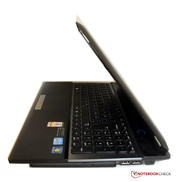 Der 15,6-Zoller Samsung RC530 ist 2.6 Kilogramm schwer.