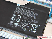 Der Akku ist fest integriert und leistet 60 Wh.