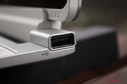 Das Tastaturdock bietet außer einem USB-Anschluss keine weiteren Anschlüsse, dafür einen zweiten Akku.