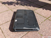 Neben dem klobigen Notebook selbst...