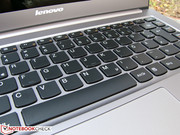 saugt Frischluft durch die Tastatur.