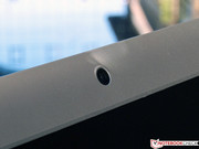 Weniger überzeugen kann die 0,3-Megapixel-Webcam,...