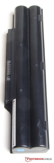 Der Akku wiegt 299,6 Gramm und besitzt eine Speicherkapazität von 48 Wh.