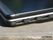 Die Anzahl der Anschlüsse ist klein, vier USB 2.0 Ports aber kein eSATA.