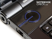 Optische Details wie dieser Power-Button lassen den 17-Zoller hochwertig wirken.