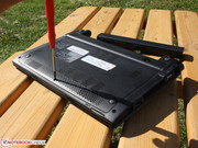 Die Bodenplatte des Aspire One 756 kann einfach abgenommen werden.