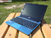 Acers Aspire One 756 arbeitet mit einem Low-Voltage-Pentium (17 Watt).