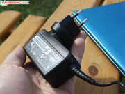Als Stecker-Netzteil ohne dickes Stromkabel ist es besonders handlich.