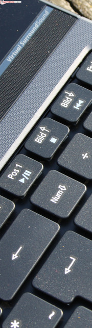 Acer Aspire 5560G: Die Eingabegeräte sind für den Büroeinsatz brauchbar, die Tasten haben z. B. einen knackigen Druckpunkt.