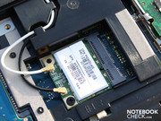 Neben der 2.5-Zoll Festplatte kann hier das Mini PCIe WLAN-Modul