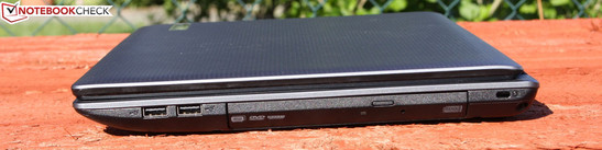 Rechte Seite: 2 x USB 2.0, DVD-Brenner, Kensington-Lock