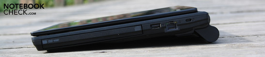 Rechte Seite: DVD-Brenner, USB 2.0, Ethernet, Kensington-Lock