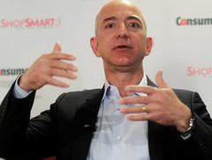 Amazon Gründer und CEO Jeff Bezos ist auf der Suche nach digitalen Inhalten für seine Tablets.