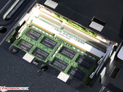 Ausbaufähig: Ein SO-DIMM Sockel ist noch frei, vier Gigabyte sind eingebaut.
