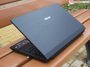 Asus meint, viel mehr braucht solide Büro-Hardware nicht.