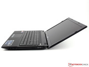 Die Tastatur könnte griffiger tippen, sie liegt aber fest auf.