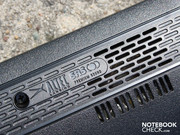 Die Altec Lansing Stereo-Lautsprecher klingen überraschend gut (kein Subwoofer).