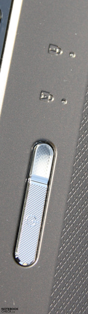 Asus K72JK-TY001V: Power-Button mit Lichteffekt