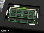 Darüber zwei Arbeitsspeicher Module vom Typ DDR3 mit jeweils 1.048 MB.
