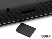 Der unscheinbare CardReader an der Frontseite hilft auch nicht darüber hinweg.