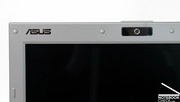 Zur Ausstattung gehört außerdem eine 0.3 MP Webcam, fix integriert in den Bildschirm.