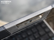 Für Gripp beim Öffnen sorgt z. B. die Gummierung über der Webcam.