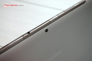 Das Kameramodul, umgeben von microSD- und SIM-Slot