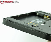 Der unscheinbare Lautsprecher des Z10 ist nicht übel und befindet sich in der Griffmulde zum Öffnen des Backcovers.