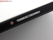 Hardware Tasten gibt es an der Oberseite – Power-On, Play/Stop und Lautstärke.