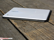Das flache Chromebook hat keine Wartungsklappe