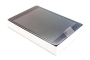 Nach dem Öffnen der Verpackung wird man direkt vom Tablet begrüßt.