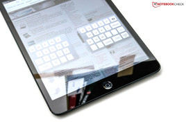 Das „Thumb-Typing“-Keyboard müsste nicht sein.